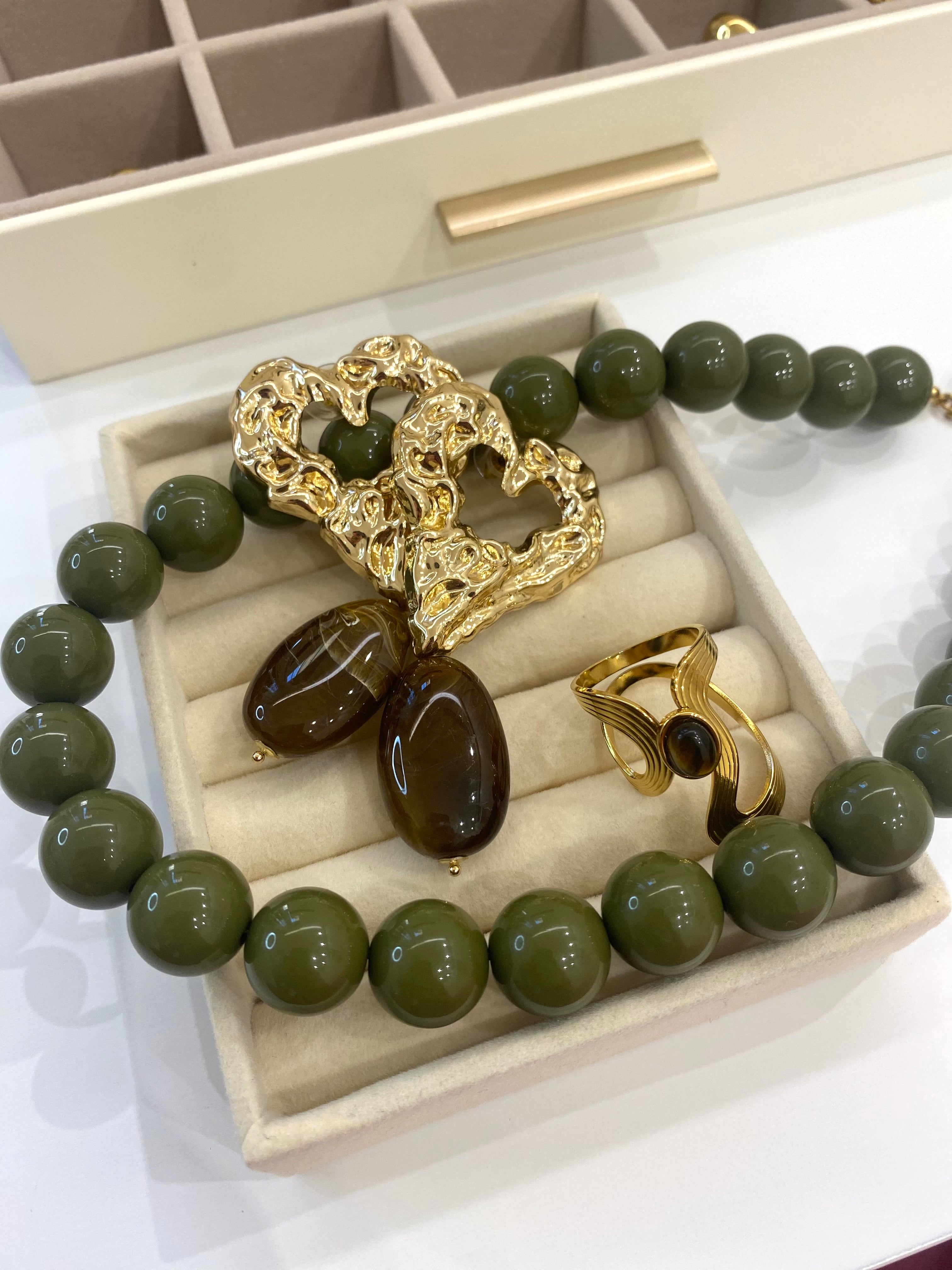 Collana Greta